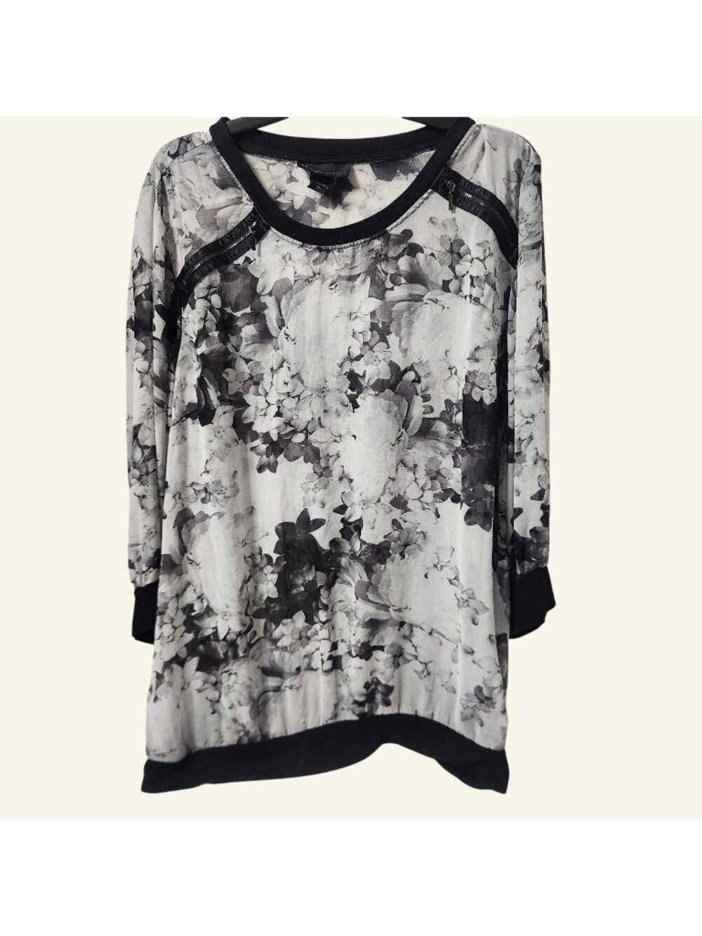 Sheer Banded Waist and Sleeve Hem Blouse Black Floral Print Size 22/24